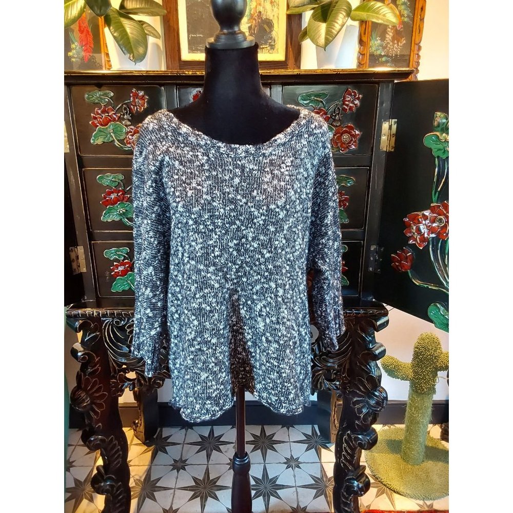 ROUTE 66 Black and White Pullover Sweater. 100% Recycled Bottles. Women's XL
